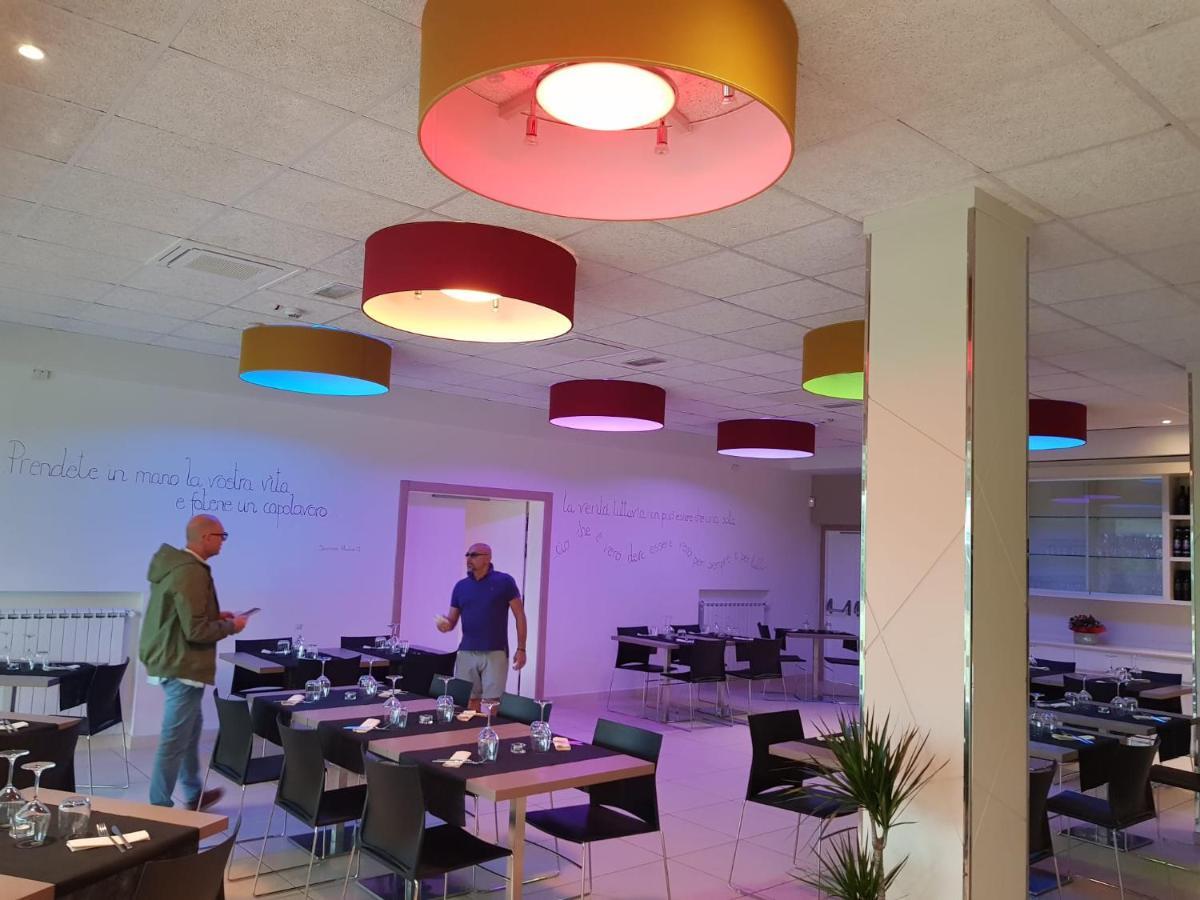 Eliopoli Beach Hostel & Restaurant 티레니아 외부 사진