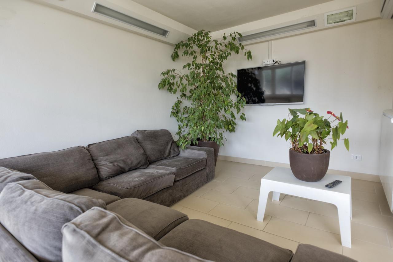Eliopoli Beach Hostel & Restaurant 티레니아 외부 사진
