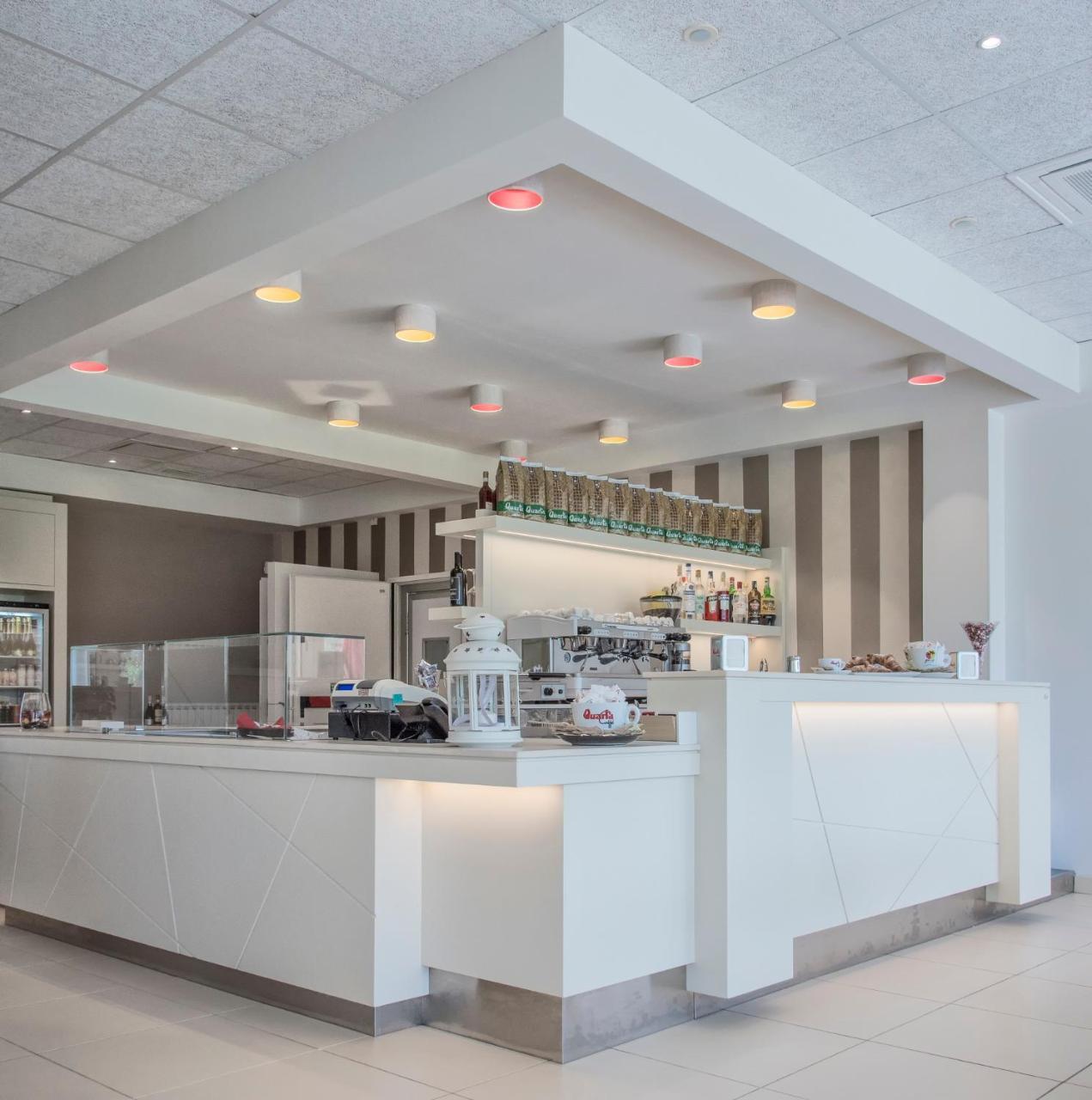 Eliopoli Beach Hostel & Restaurant 티레니아 외부 사진